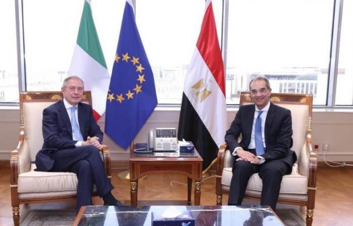 وزارة الاتصالات : اتفاق بين مصر وإيطاليا على إقامة مركز للذكاء الاصطناعى فى مصر لخدمة القارة الأفريقية - بوراق نيوز