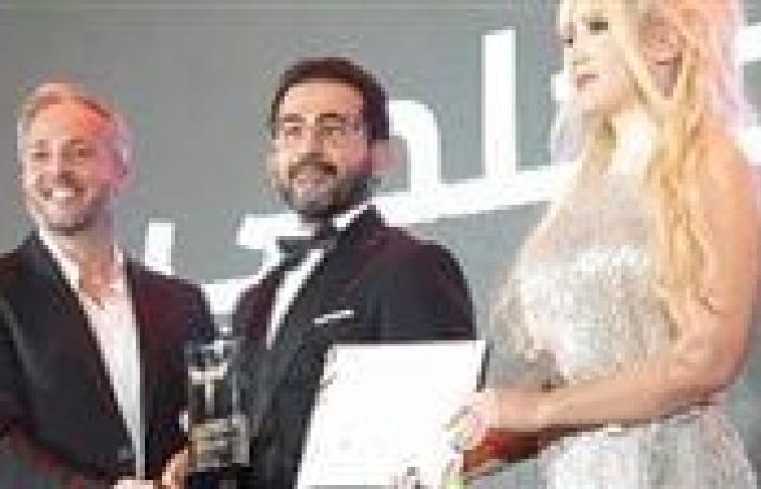 تكريم أحمد حلمي في حفل قادة العمل الإنساني بدبي - بوراق نيوز