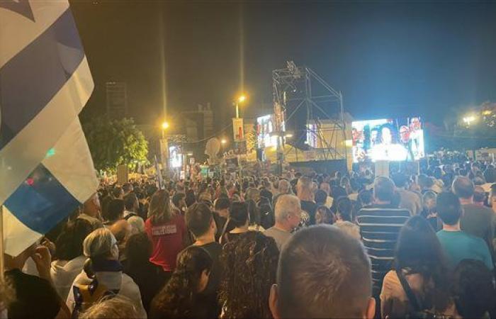 آلاف الإسرائيليين يتظاهرون في تل أبيب للمطالبة بعقد صفقة تبادل عاجلة - بوراق نيوز