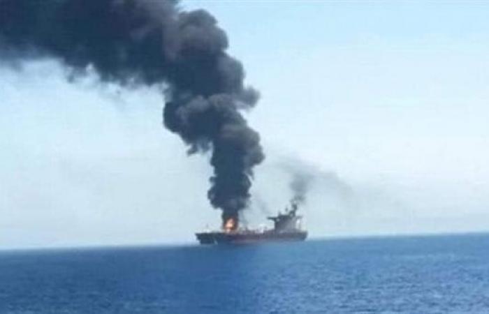 الجيش الأمريكي: طاقم سفينة فيربينا يغادرها بعد نشوب حريق بها نتيجة تعرضها لهجوم حوثي - بوراق نيوز