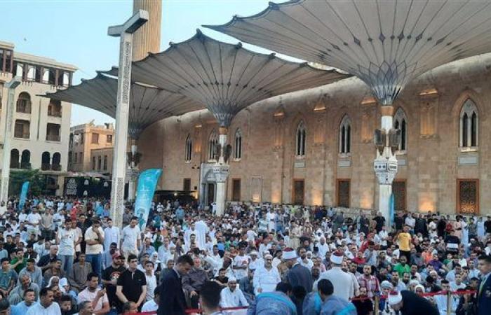 صور.. الآلاف يؤدون صلاة عيد الأضحى في مسجد الحسين - بوراق نيوز