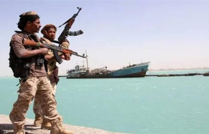 الحوثيون يعلنون إغراقهم السفينة البريطانية.. واليونانية خلال بضع ساعات - بوراق نيوز