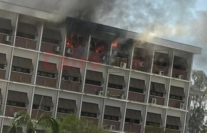 الحماية المدنية تسيطر على حريق كلية الطب بأسيوط.. وإنقاذ 8 أفراد محتجزين |صور - بوراق نيوز