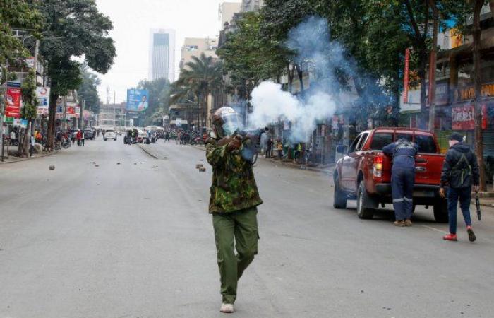 الشرطة الكينية تطلق الغاز المسيّل للدموع على متظاهرين في نيروبي - بوراق نيوز