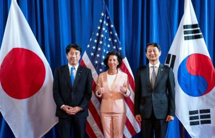 «تعاهد استراتيجي» بين أميركا وكوريا الجنوبية واليابان لتعزيز الأمن والاقتصاد - بوراق نيوز