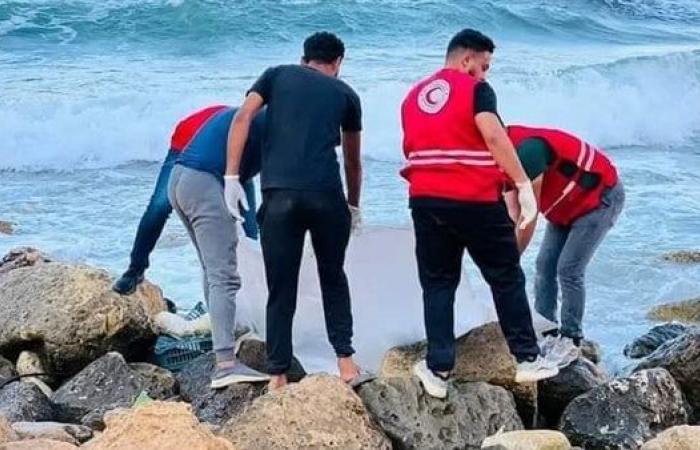 بعد 8 أيام من الغرق.. العثور على جثمان شاب مصري من كفر الشيخ في ليبيا ودفنه بمسقط رأسه - بوراق نيوز