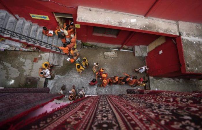 تدافع في احتفال ديني يودي بحياة 107 في الهند - بوراق نيوز