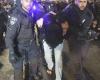 بعد تحرير رهائن.. الشرطة الإسرائيلية تعتقل 10 متظاهرين في تل أبيب طالبوا بصفقة التبادل - بوراق نيوز